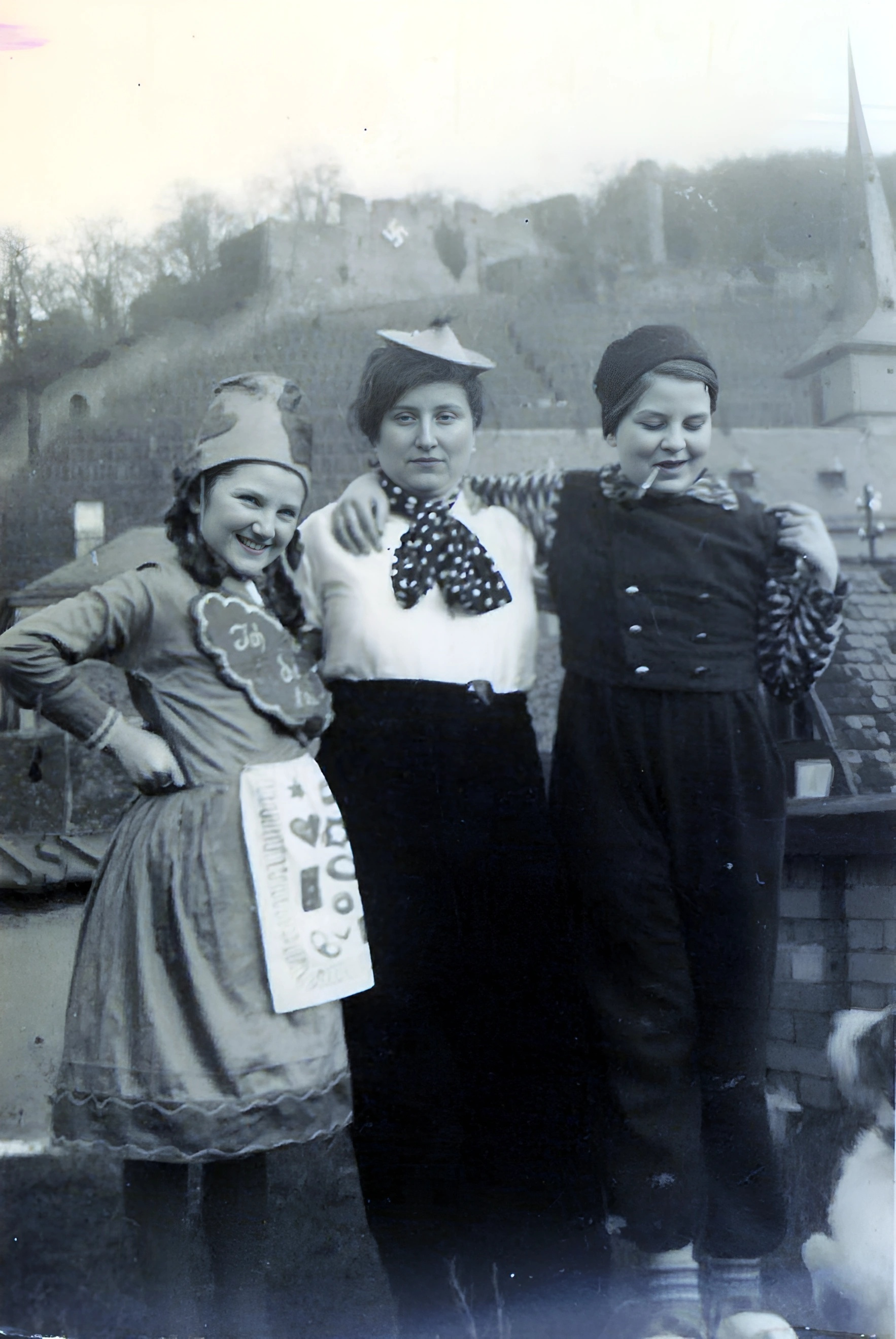 Gruppenfoto auf der Dachterrasse der Schwanen Apotheke
